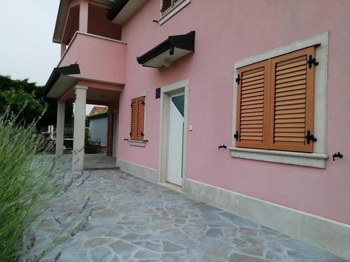 Apartmani Vesna Buje Exterior photo